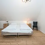 4 Star In * Højer