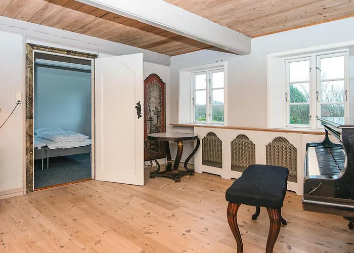 4 Star In * Højer